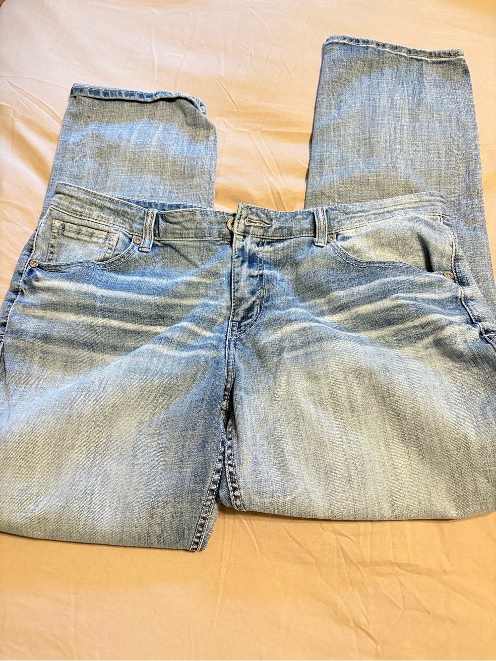 BKE Men's Buckle Nolan 38x32 Light Blue Relaxed Fit Jeans